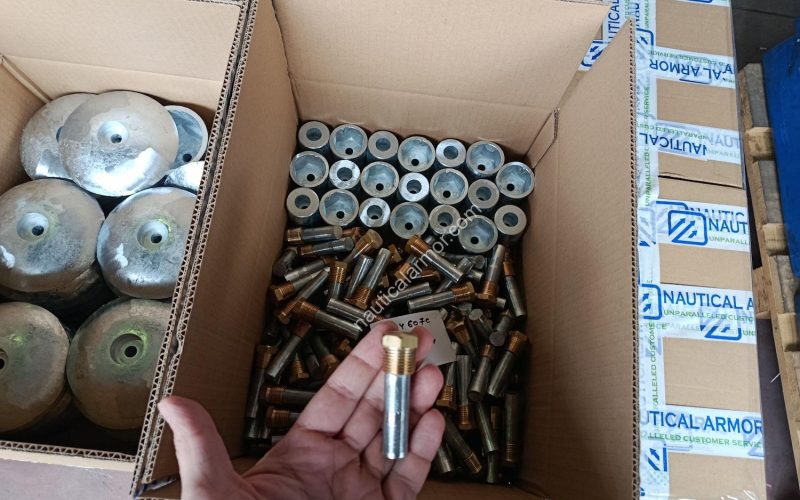 NAUTICAL ARMOR - SACRIFICIAL ANODES - 684 - Inspecting pencil anodes with brass plug